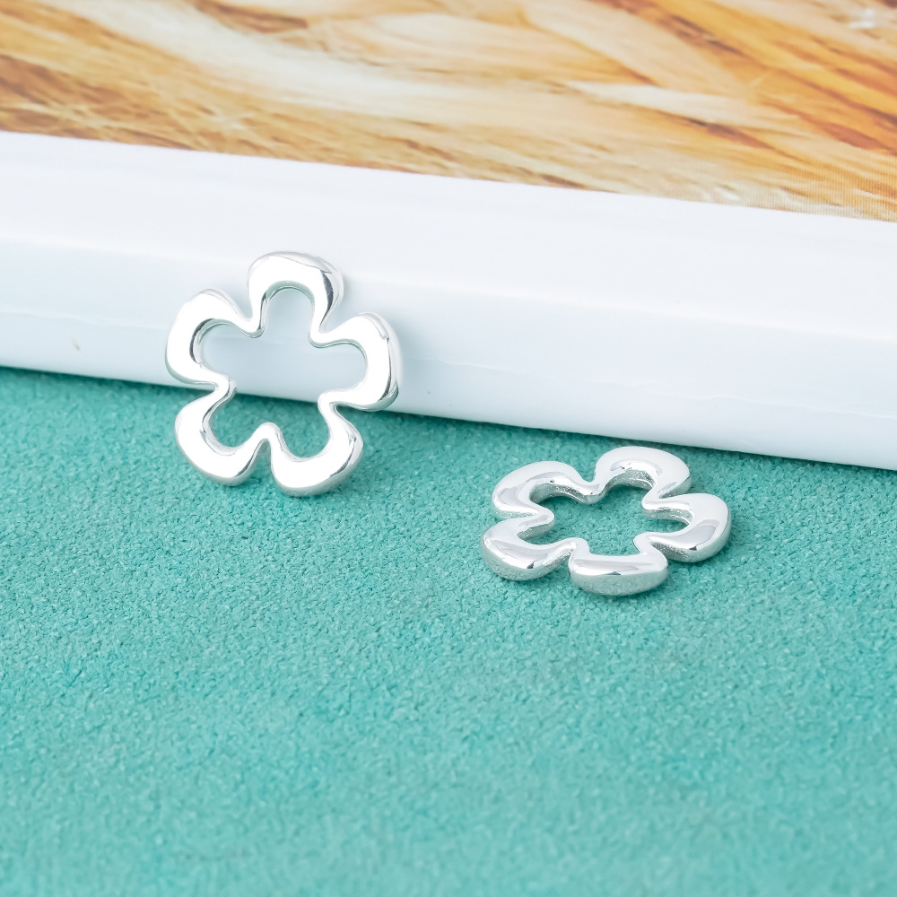 Pingente de Flor Oca em Prata  - Jewelry Making In La avaliação e preço